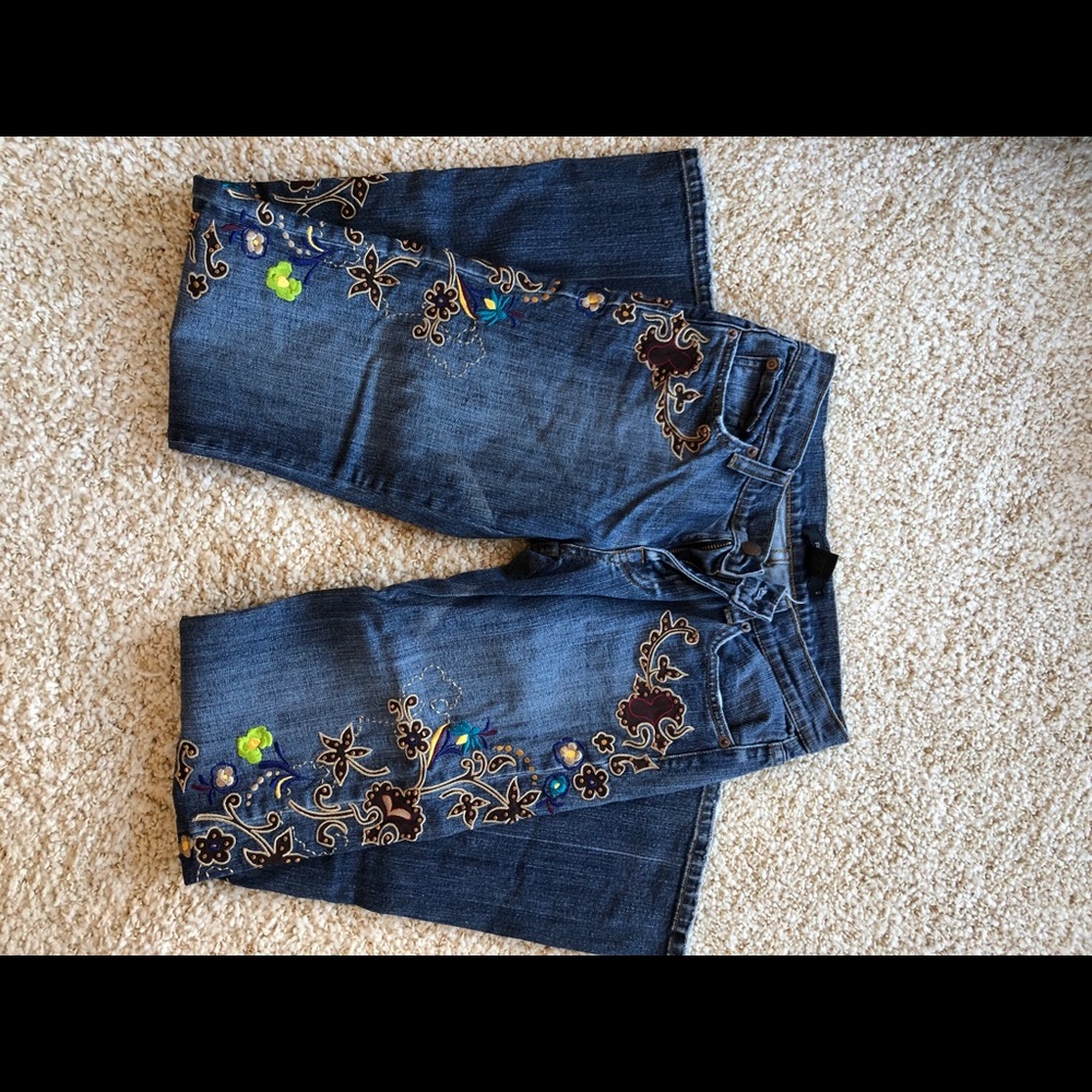 Arden B Embroidered Jeans Size 2